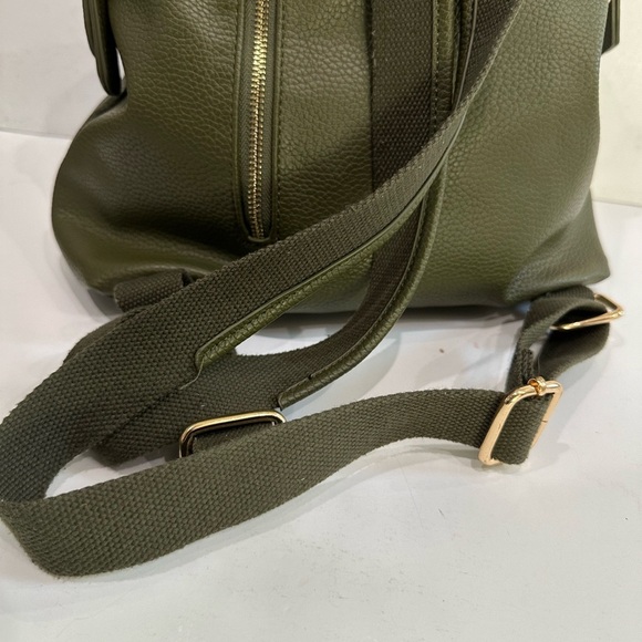 🍏🍏Urban Expressions Kenzie Backpack - Vegan Leather🍏🍏 - Picture 3 of 16